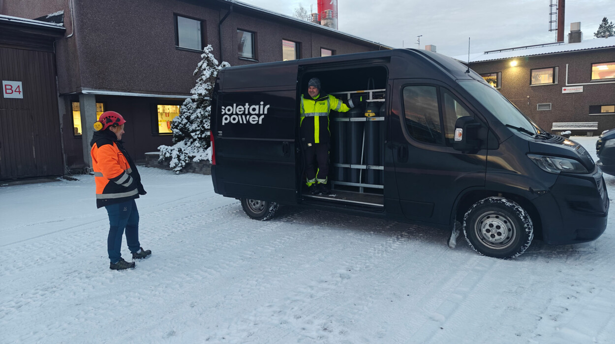 Van with Carbon dioxide bottles